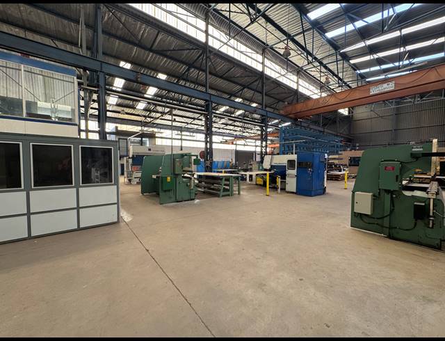 4,450M² WAREHOUSE FOR SALE IN DEVLAND